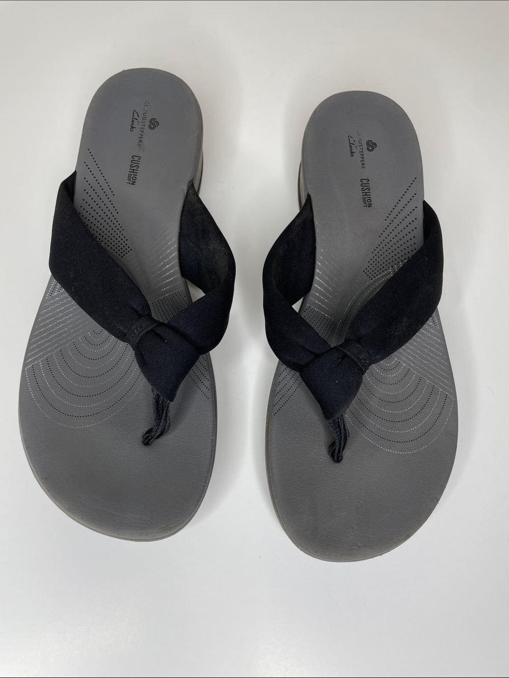 CLARK’S Cloudsteppers Cushion Soft Black & Gray Flip Flop Comfort Sandals 10